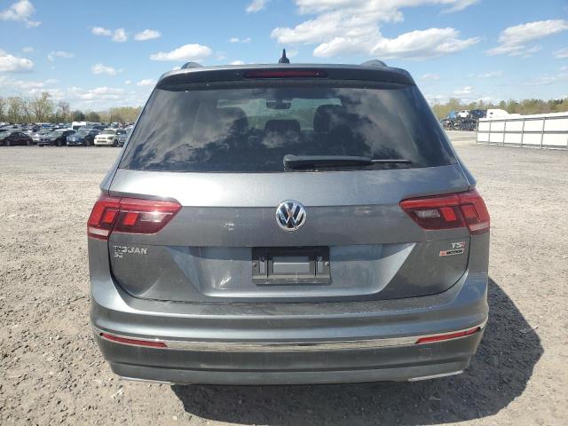  VOLKSWAGEN TIGUAN 2018 Серый