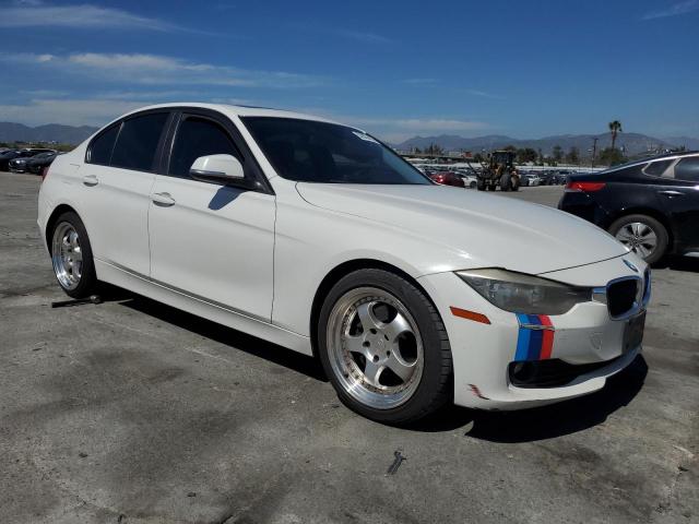  BMW 3 SERIES 2014 Белы