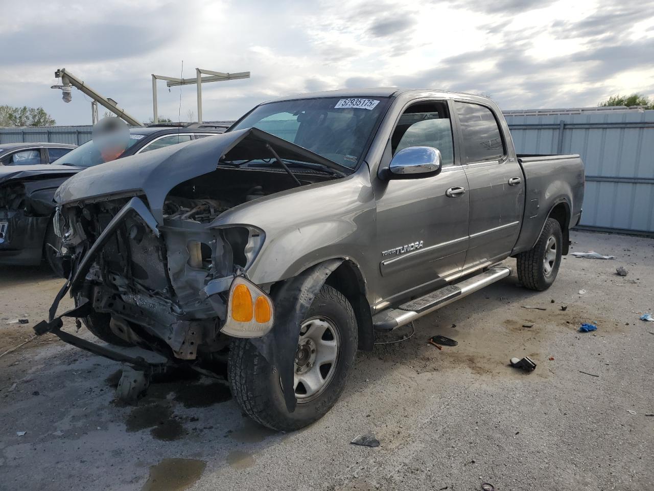 2004 Toyota Tundra Double Cab Sr5 იყიდება Kansas City-ში, KS - Front End
