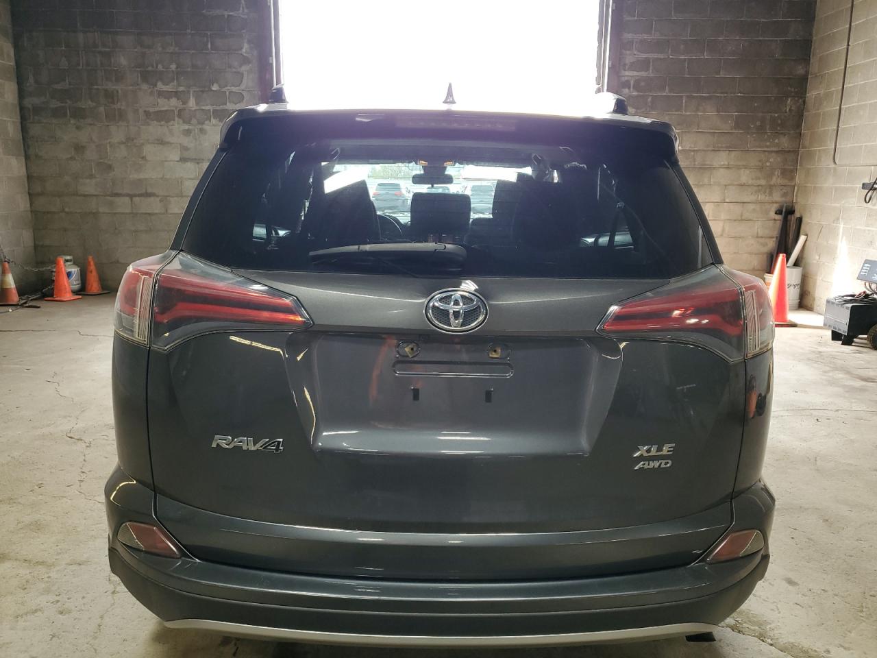 2017 Toyota Rav4 Xle VIN: JTMRFREV6HD211805 Lot: 54820335