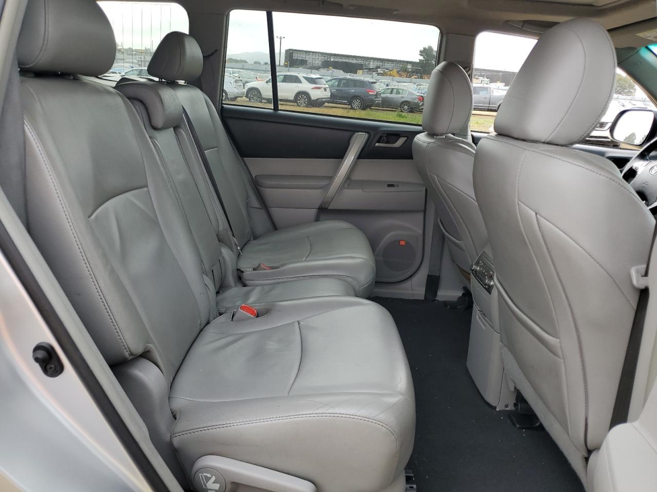 2011 Toyota Highlander Base VIN: 5TDZK3EH2BS036189 Lot: 54916775