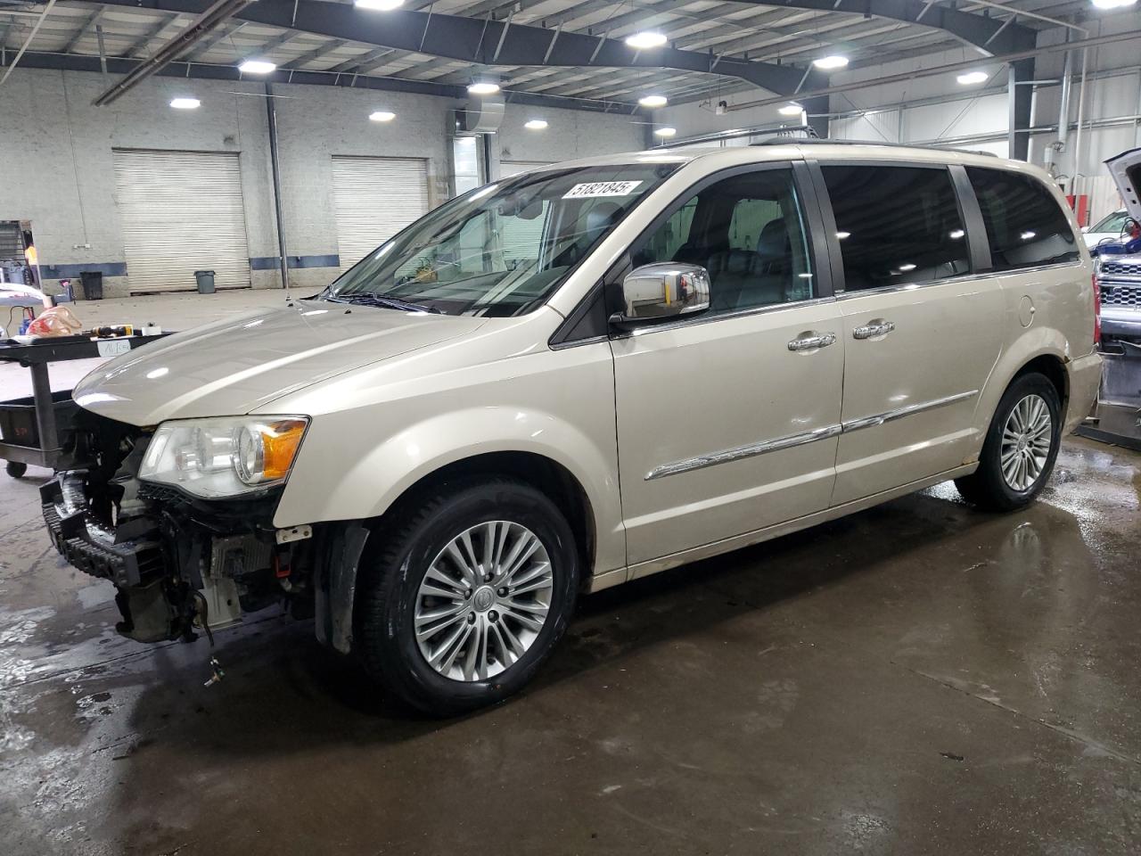 2013 Chrysler Town & Country Touring L for Sale in Ham Lake, MN - Front End