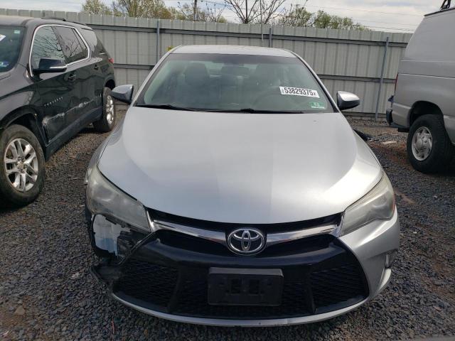  TOYOTA CAMRY 2016 Серебристый