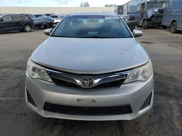 TOYOTA CAMRY 2014 Серебристый