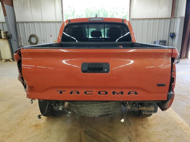 TOYOTA TACOMA 2018 Оранжевый