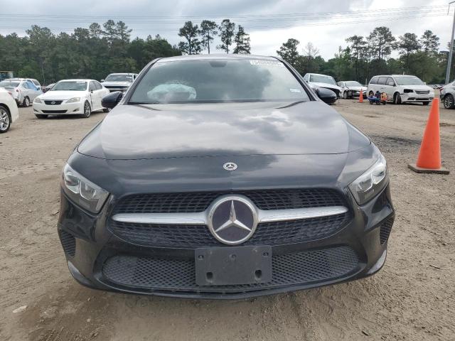  MERCEDES-BENZ A-CLASS 2022 Чорний