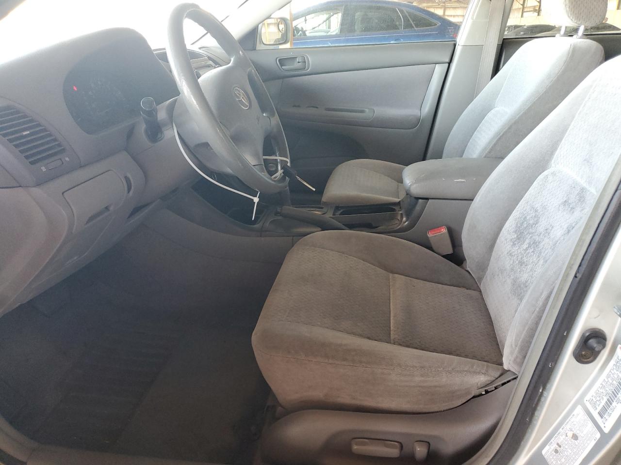 2002 Toyota Camry Le VIN: JTDBE32K520130983 Lot: 55381935