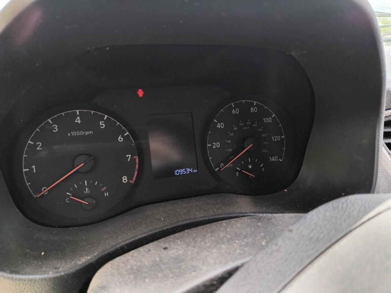 3KPC24A3XKE046646 2019 Hyundai Accent Se