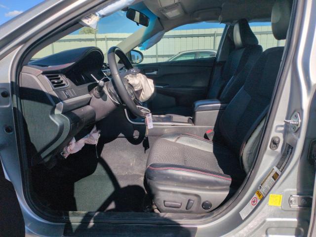  TOYOTA CAMRY 2017 Srebrny