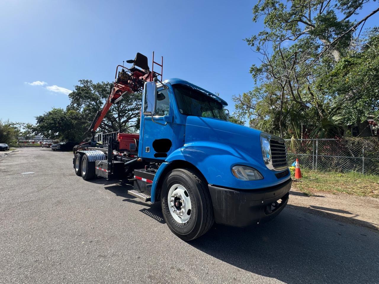 Riverview, FL에서 판매 중인 2014 Freightliner Columbia 112 - Minor Dent/Scratches