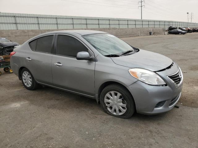  NISSAN VERSA 2014 Srebrny
