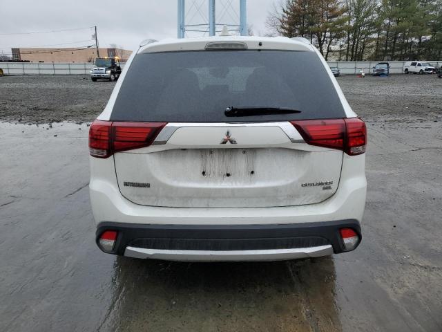  MITSUBISHI OUTLANDER 2018 Белы