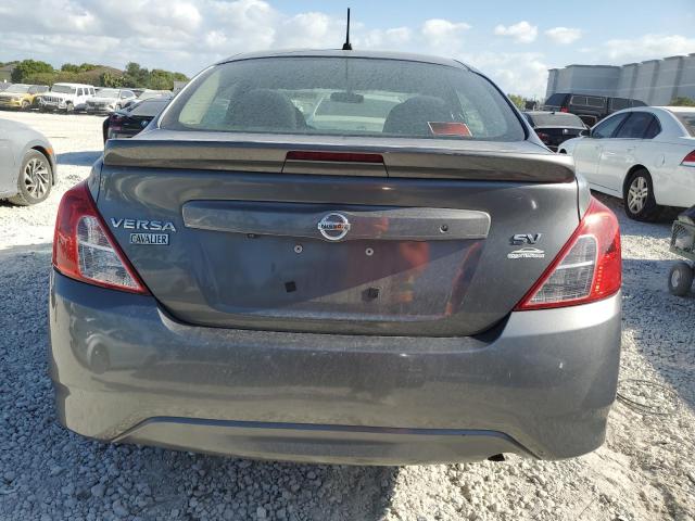  NISSAN VERSA 2019 Szary