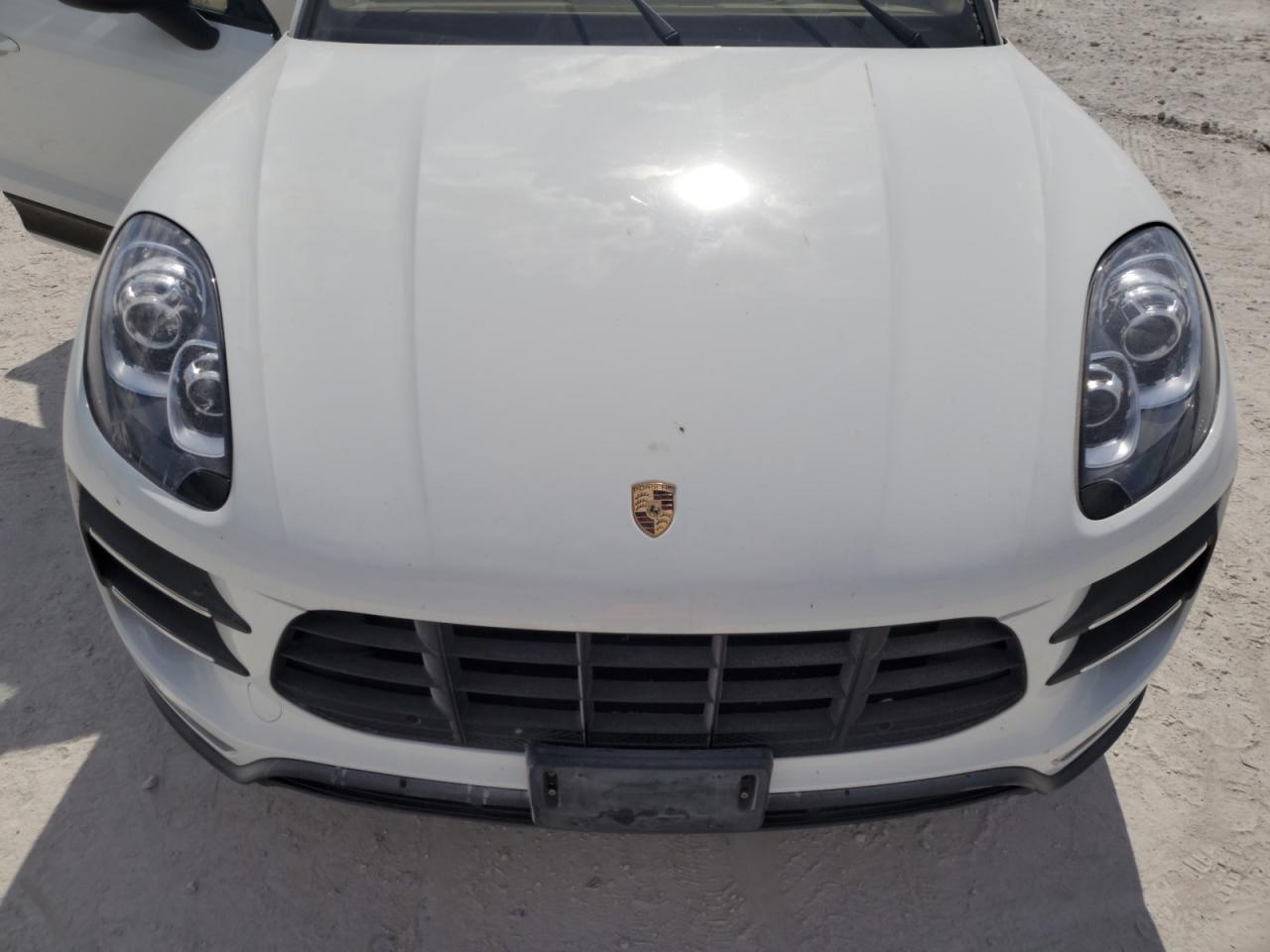 2015 Porsche Macan Turbo VIN: WP1AF2A59FLB98639 Lot: 53392935