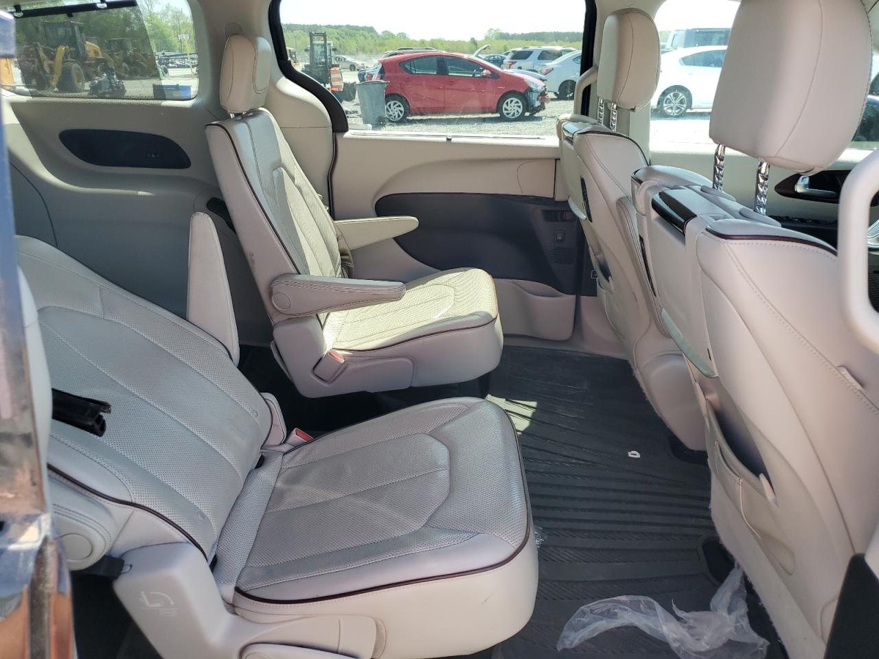 2017 Chrysler Pacifica Limited VIN: 2C4RC1GG4HR658994 Lot: 52984575