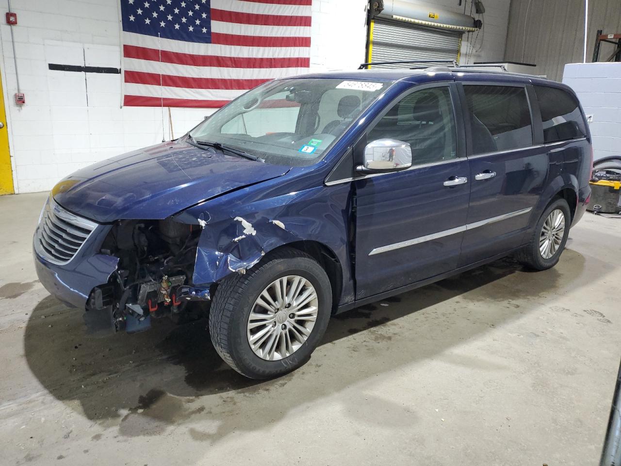 2015 Chrysler Town & Country Touring L for Sale in Candia, NH - Front End