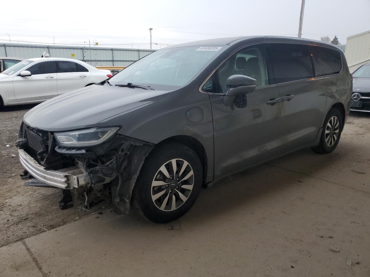 2022 Chrysler Pacifica Hybrid Touring L na sprzedaż w Dyer, IN - Front End