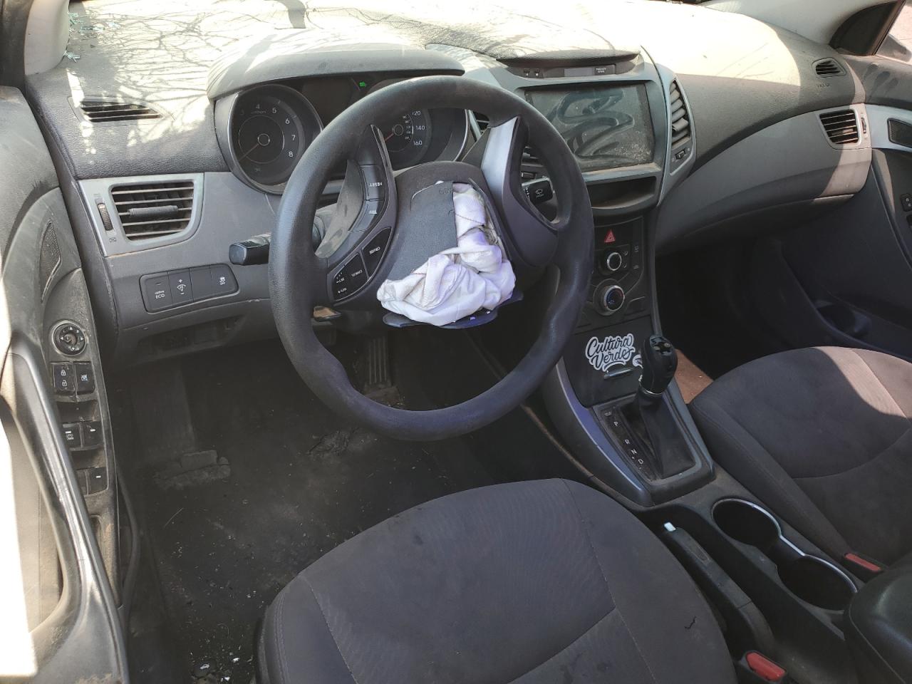 2016 Hyundai Elantra - Image 8