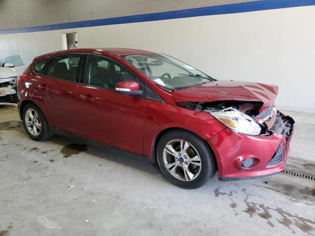 Хэтчбеки FORD FOCUS 2014 Красный