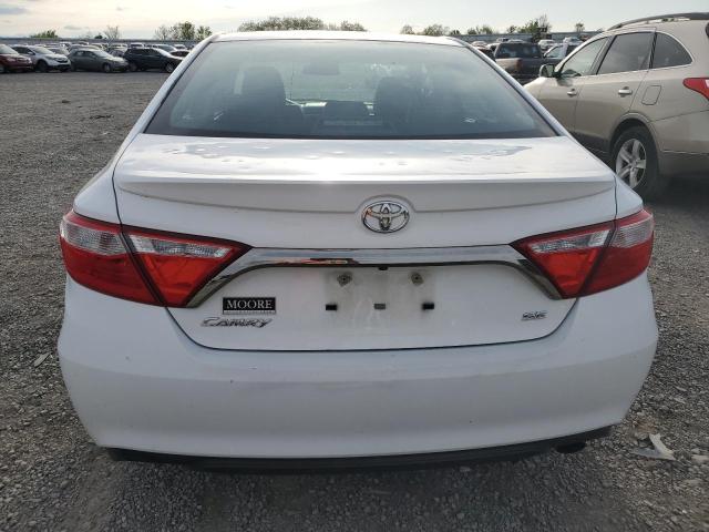 Седани TOYOTA CAMRY 2015 Білий