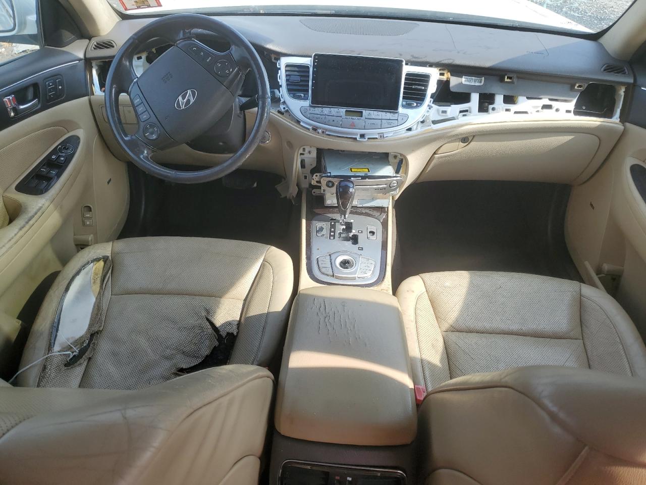2009 Hyundai Genesis 3.8L VIN: KMHGC46E89U033944 Lot: 53126535