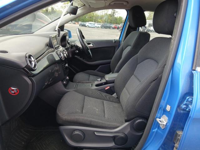 2013 MERCEDES BENZ B180 BLUEE