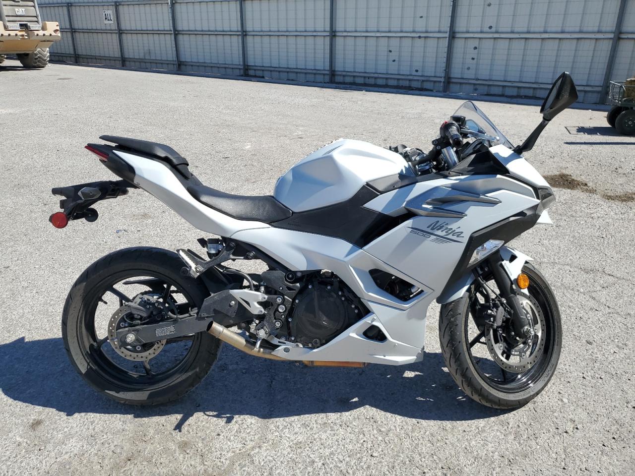 2025 Kawasaki Ex500 продається в Las Vegas, NV - Vandalism
