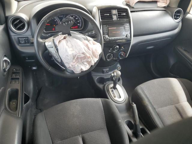  NISSAN VERSA 2018 Красный