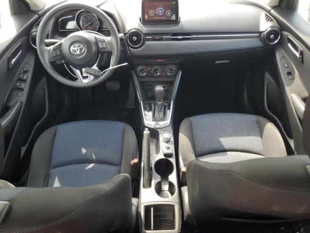 Sedans TOYOTA YARIS 2017 Granatowy