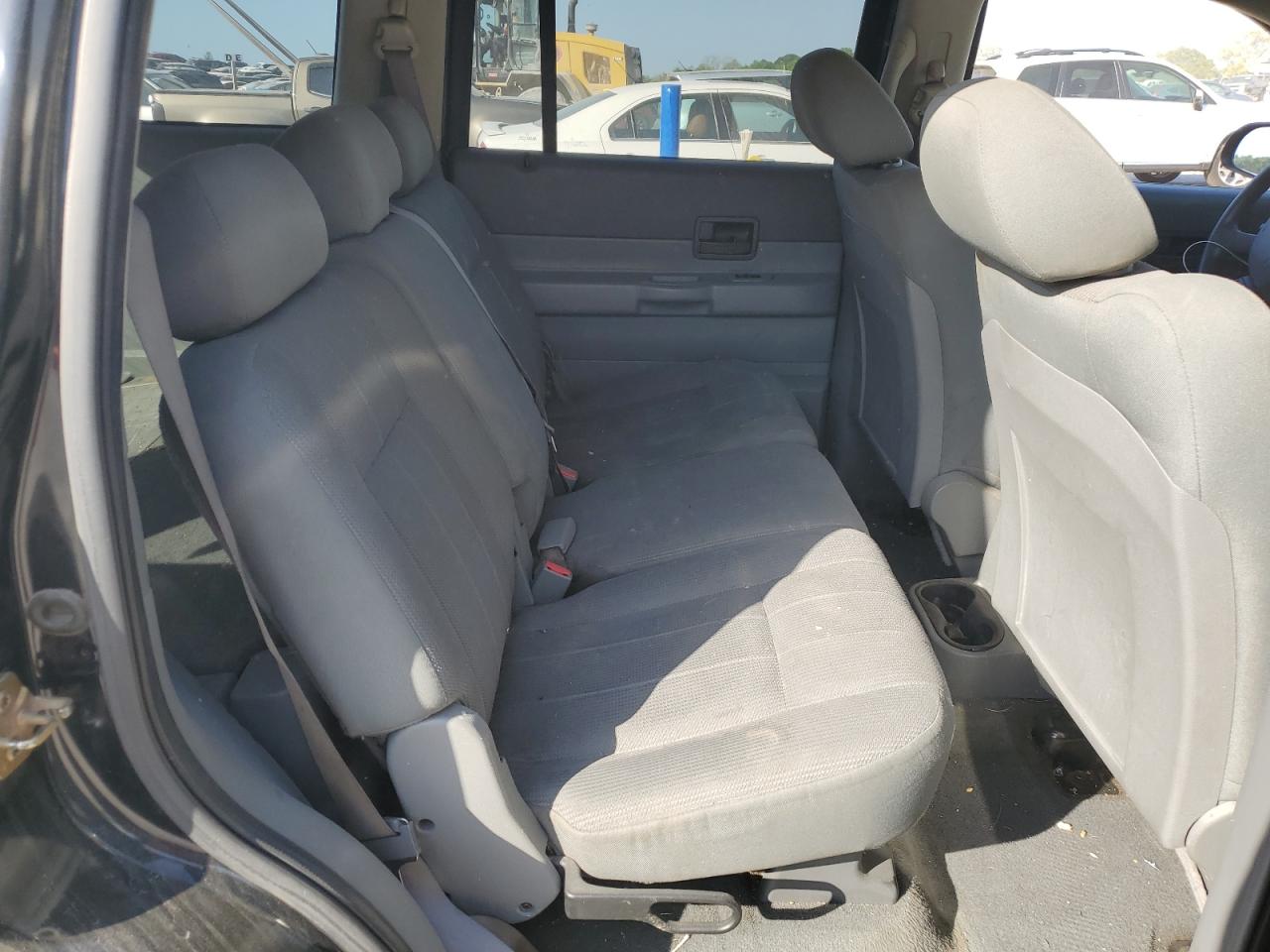 2004 Dodge Durango St VIN: 1D4HD38N24F157687 Lot: 53892915