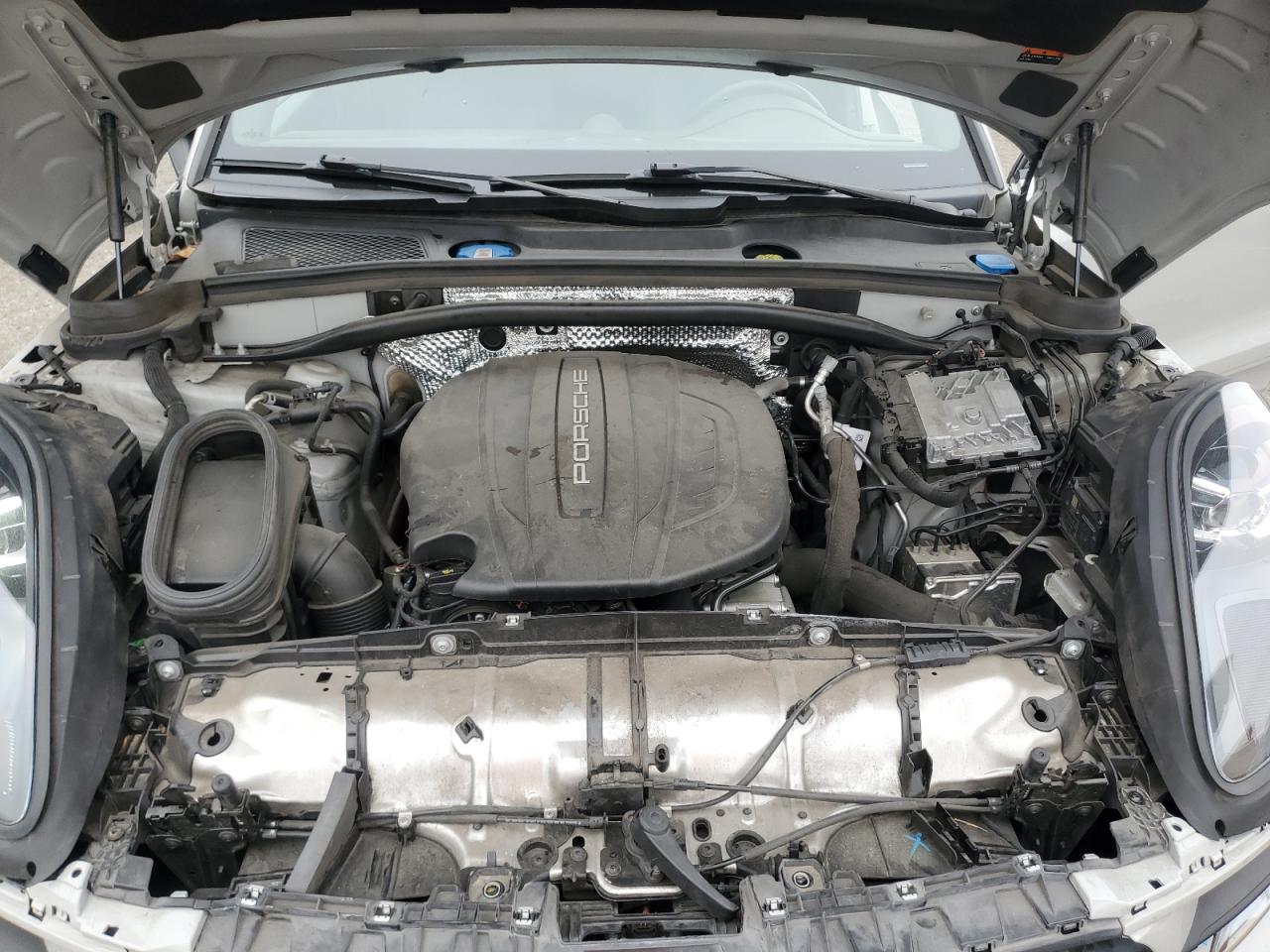 2020 Porsche Macan VIN: WP1AA2A58LLB15213 Lot: 51792865