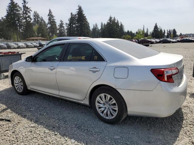 Sedans TOYOTA CAMRY 2013 Srebrny