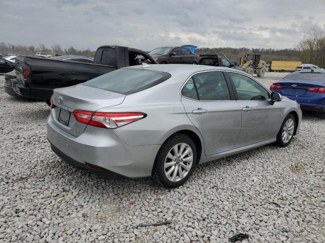  TOYOTA CAMRY 2020 Srebrny