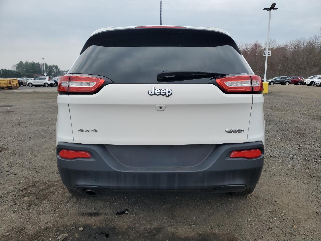 1c4pjmcb1jd602948 1C4PJMCB1JD602948 2018 Jeep Cherokee Latitude