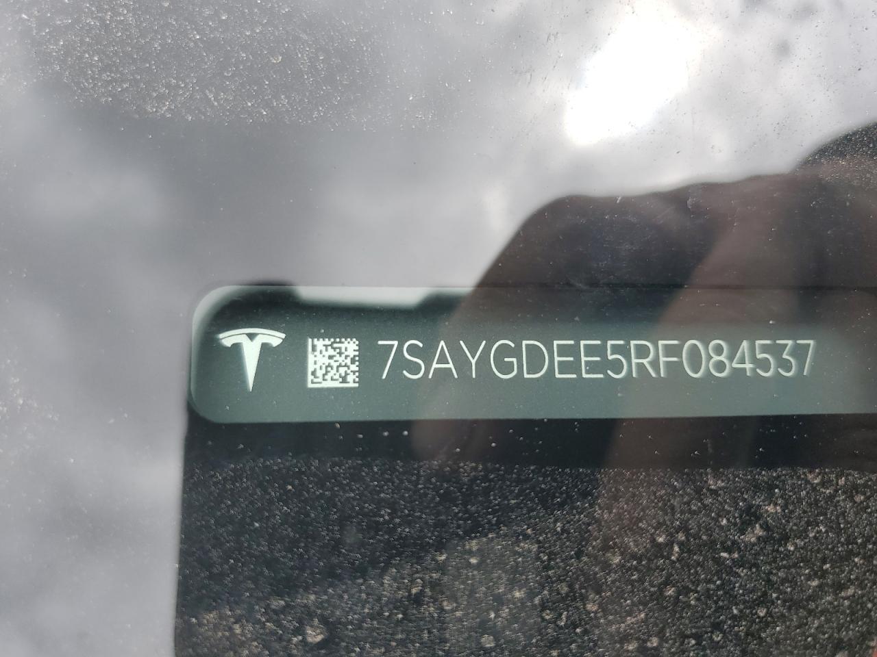 2024 Tesla Model Y VIN: 7SAYGDEE5RF084537 Lot: 54586585