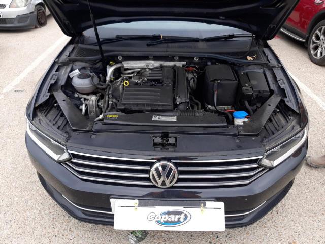 2017 VOLKSWAGEN PASSAT SE