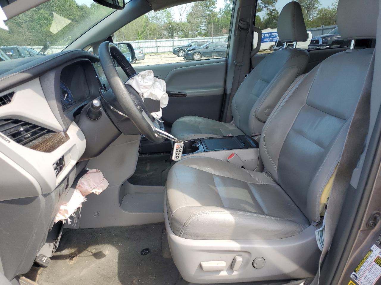 5TDYK3DC5FS588518 2015 Toyota Sienna Xle