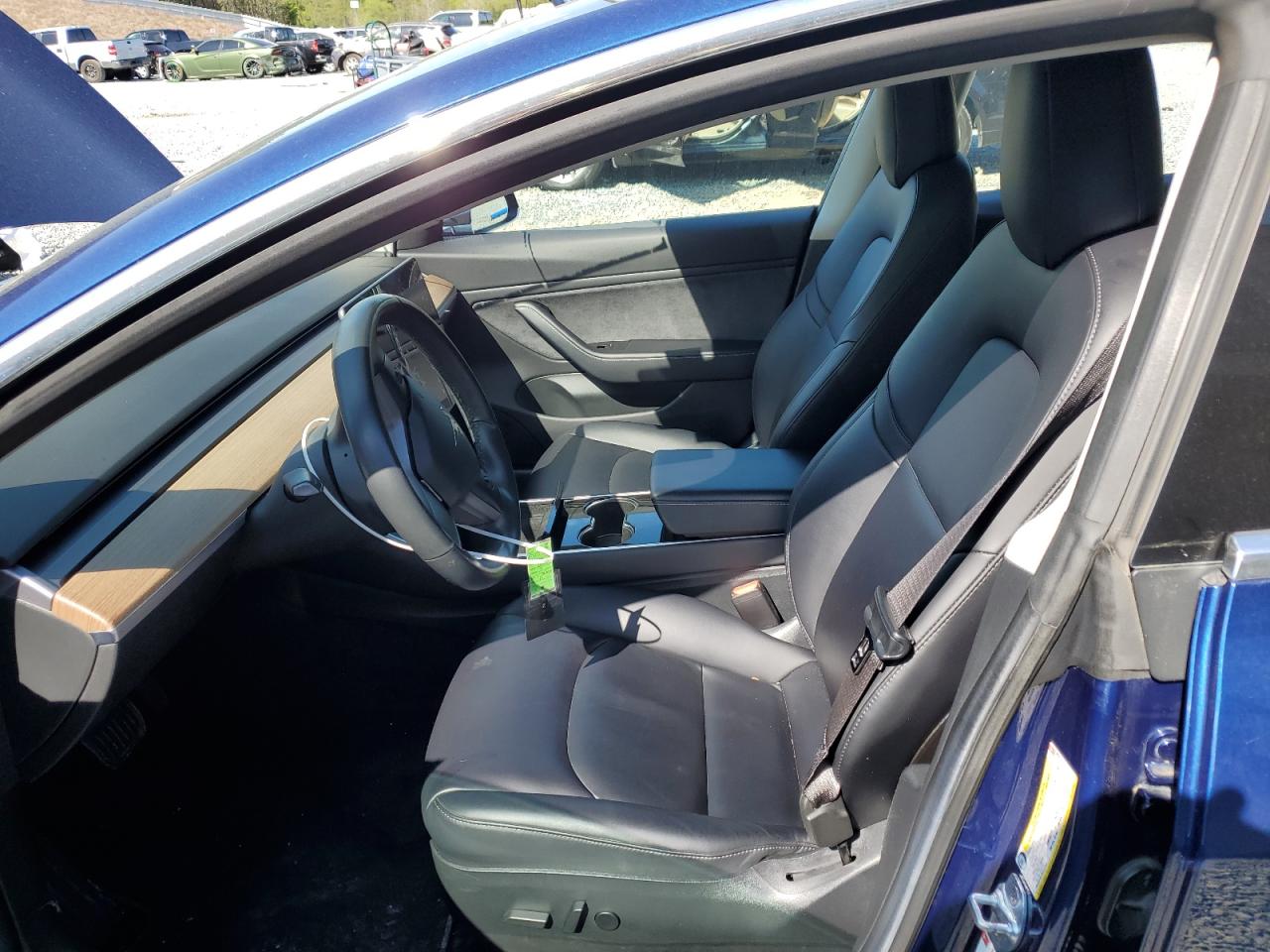 2018 Tesla Model 3 VIN: 5YJ3E1EAXJF005621 Lot: 52563905