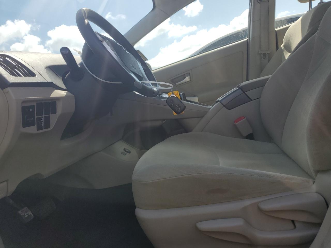 2013 Toyota Prius - Image 7