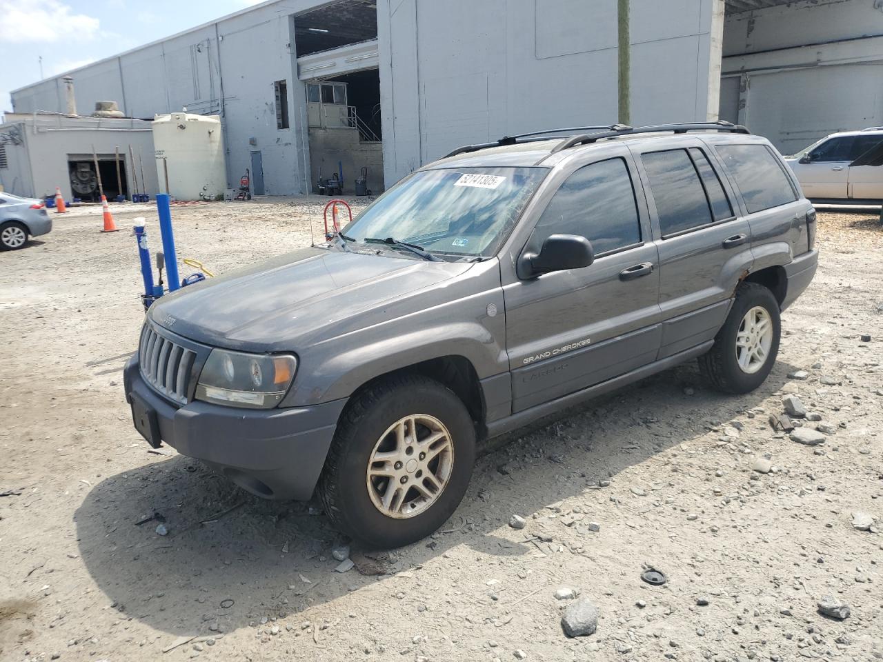 2004 Jeep Grand Cherokee Laredo for Sale in Fredericksburg, VA - Front End