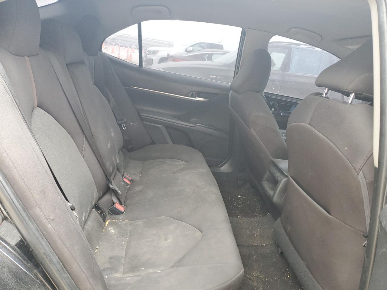 VIN: 4T1B11HK1JU098172 2018 TOYOTA CAMRY
