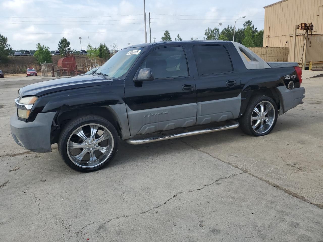 2002 Chevrolet Avalanche C1500 for Sale in Gaston, SC - Side