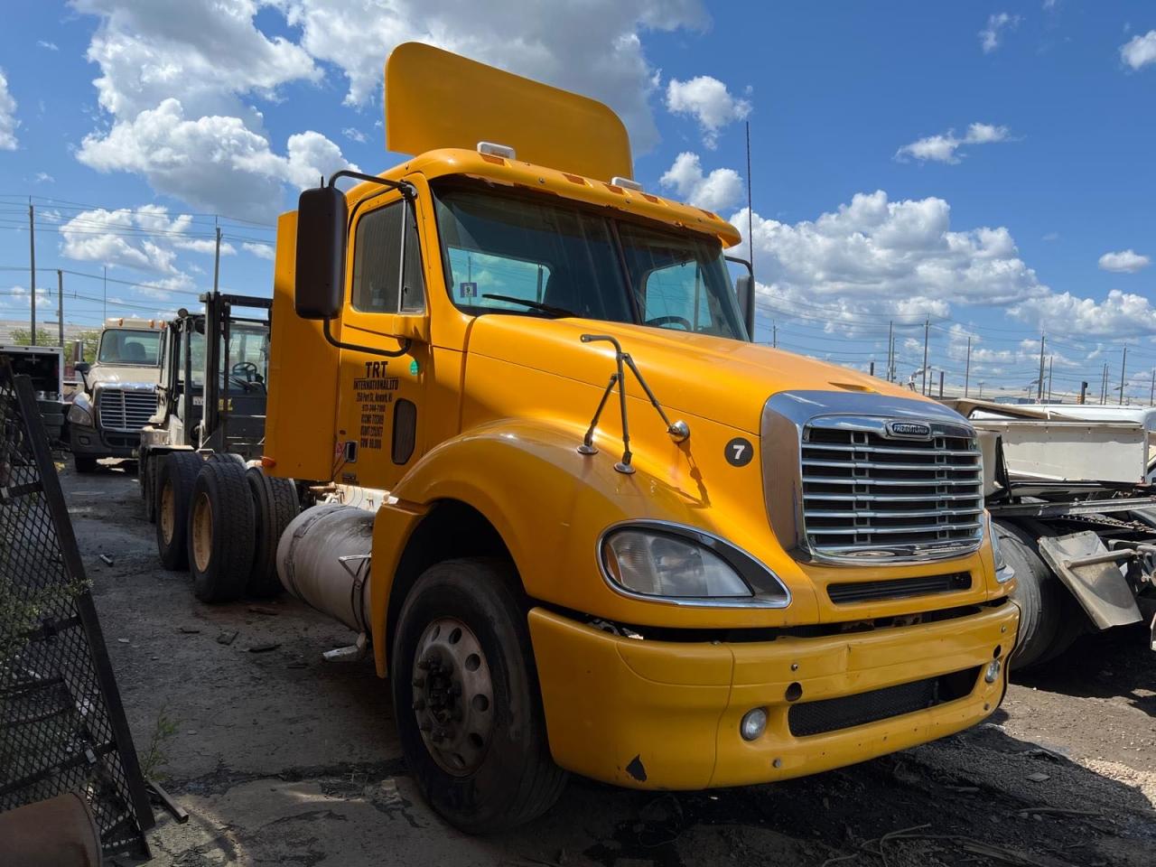 2009 Freightliner Conventional Columbia for Sale in Hillsborough, NJ - Mechanical