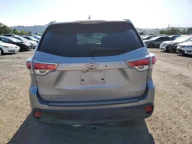  TOYOTA HIGHLANDER 2015 Srebrny