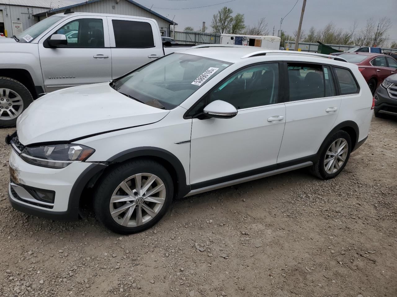 2019 Volkswagen Golf Alltrack S for Sale in Pekin, IL - Front End