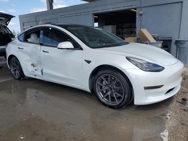  TESLA MODEL 3 2021 Biały