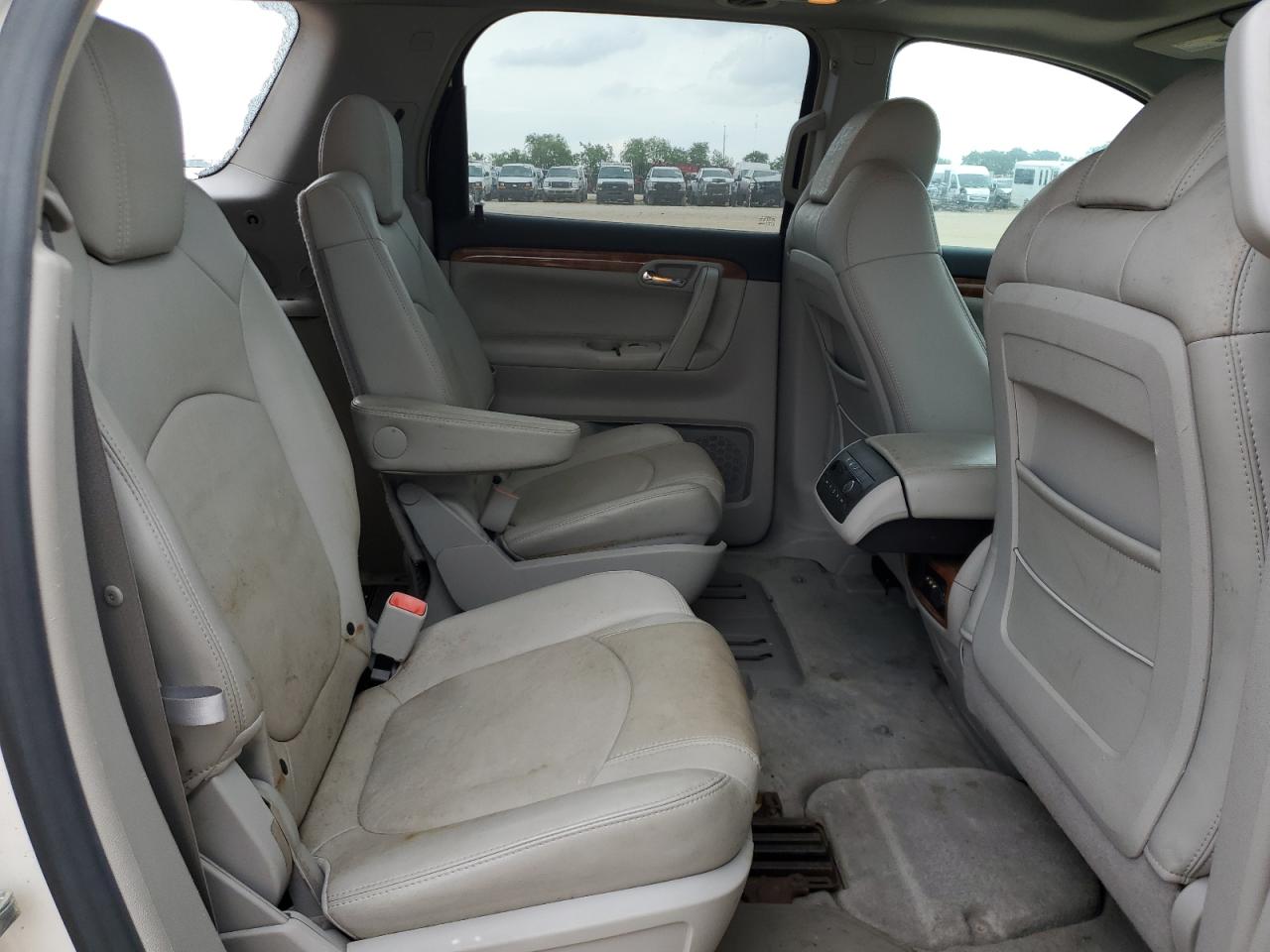 2008 Saturn Outlook Xr VIN: 5GZER33718J186982 Lot: 51754675