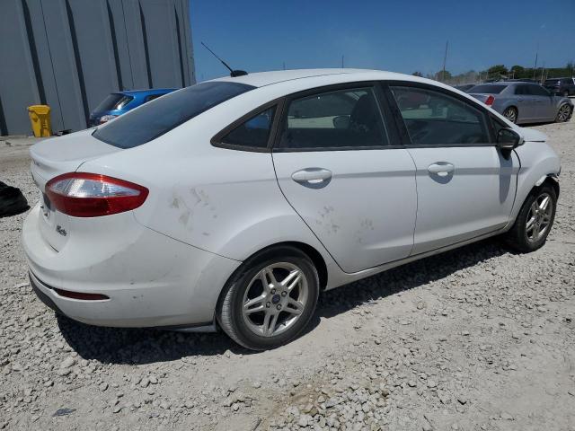  FORD FIESTA 2017 Белы