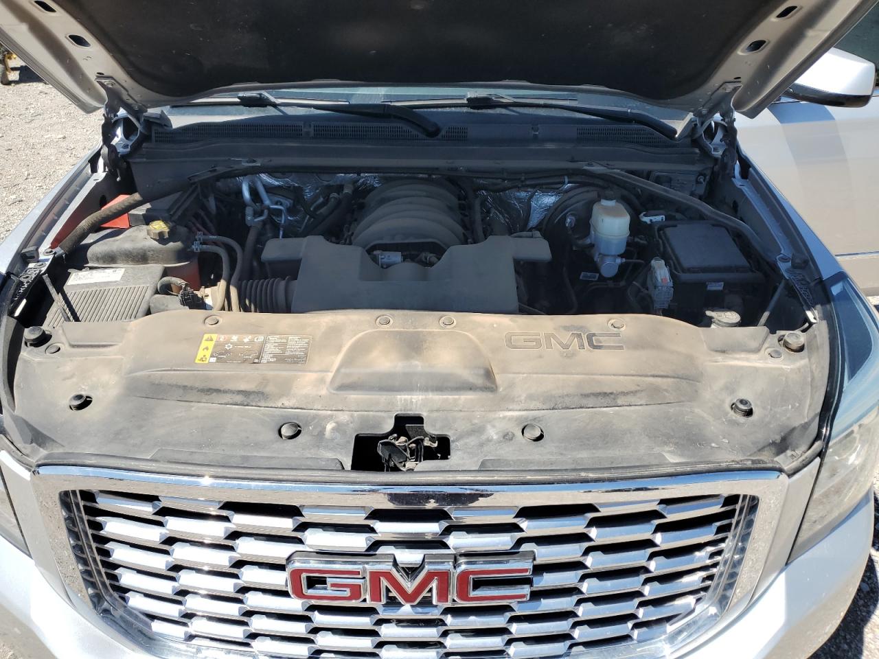 2018 GMC Yukon Denali VIN: 1GKS2CKJ2JR221420 Lot: 53892695
