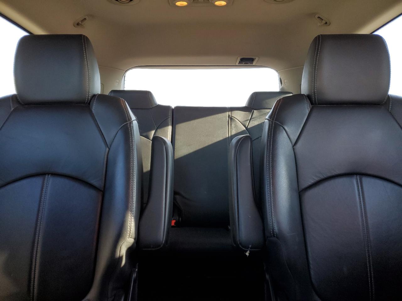 1GNKVHKD5FJ295325 2015 Chevrolet Traverse Lt